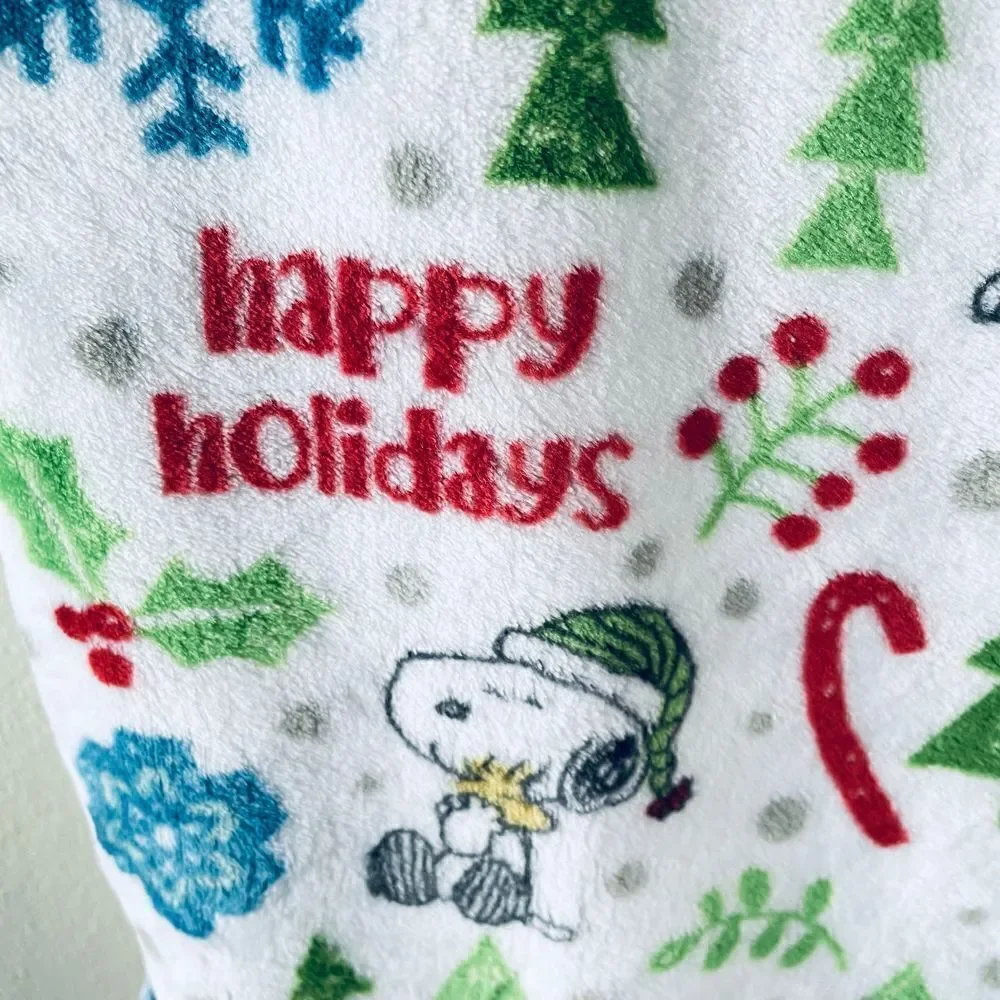 NWT Peanuts Snoopy & Woodstock White Red 70”x50” Christmas Plush Throw Blanket